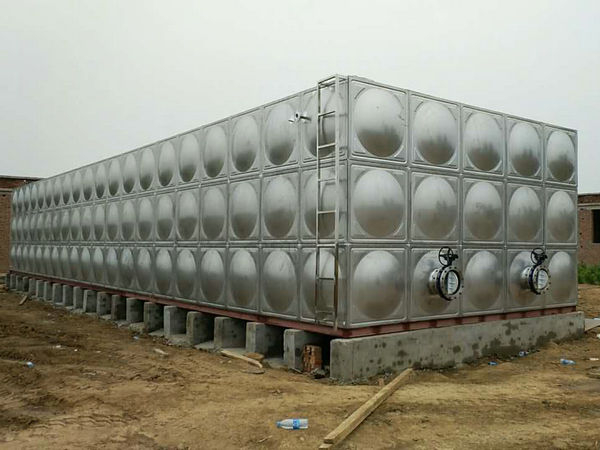 周口某某養豬場300噸生活水箱